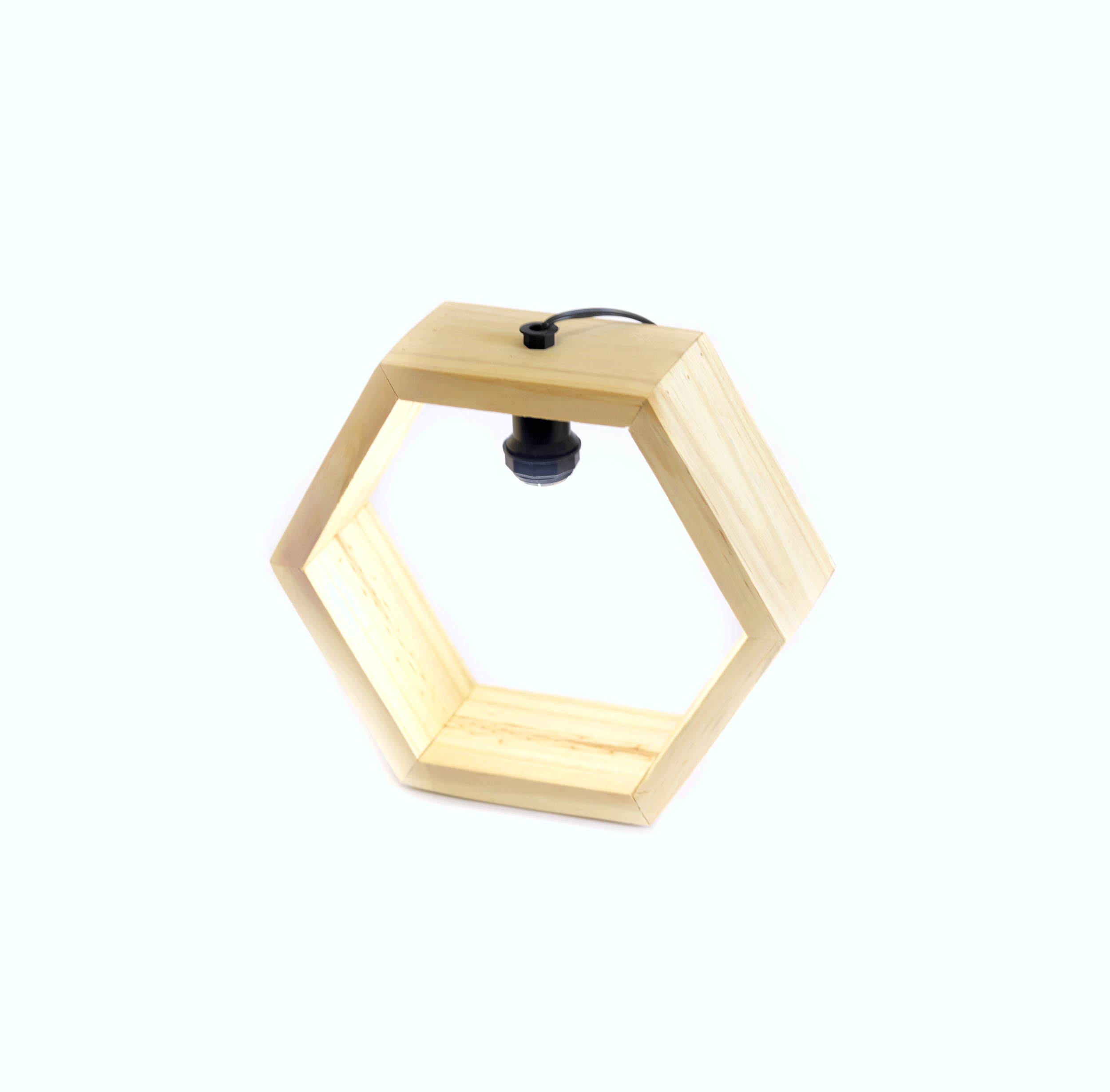 Luminária de mesa hexagonal em madeira pinus com soquete central aparente