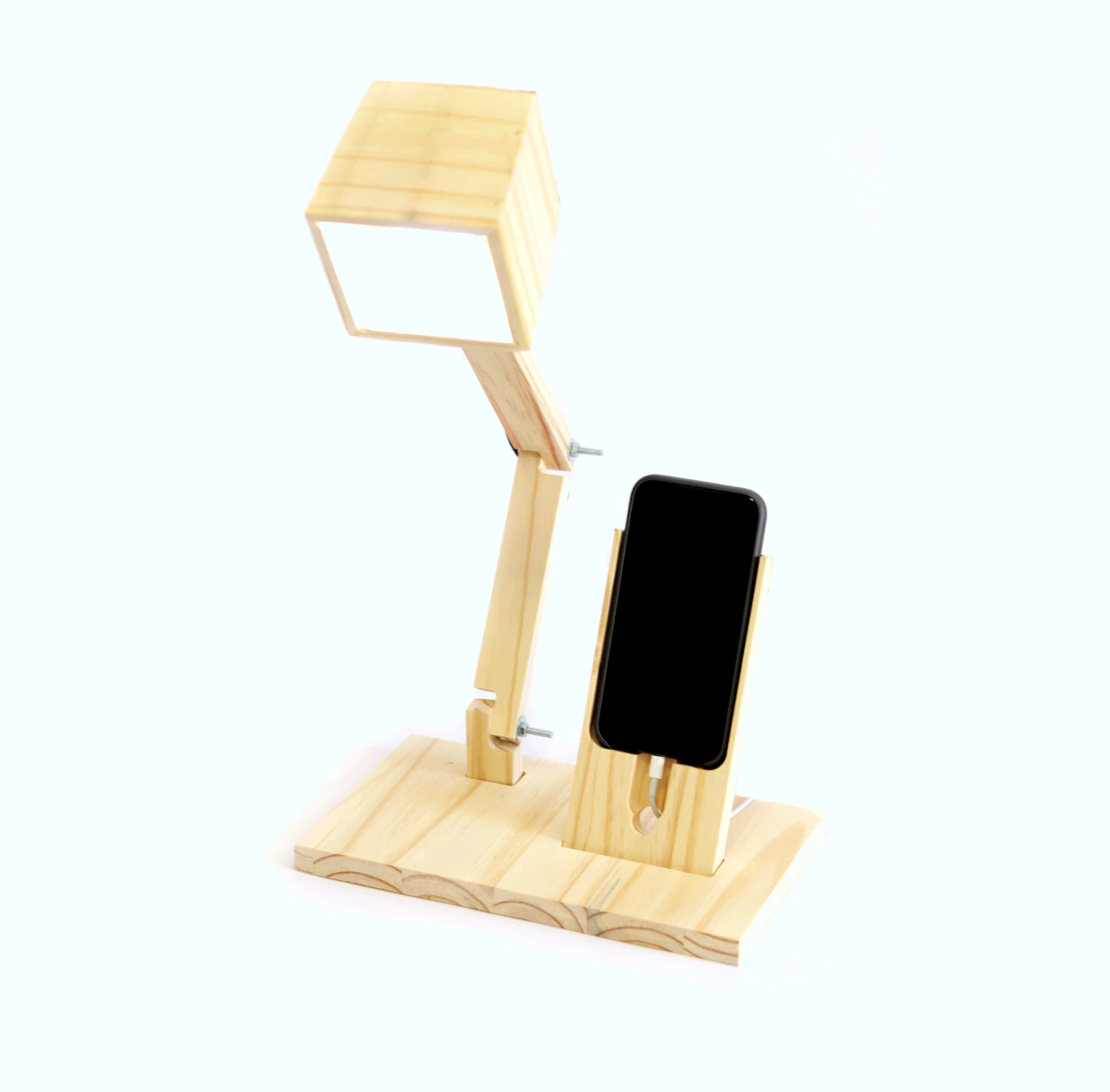 Luminária de mesa articulada em madeira pinus com suporte para celular e abajur quadrado